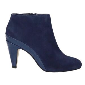 Bella Vita Brennan Women’s Boot Navy Kid Suede Heeled Ankle Bootie - NWT